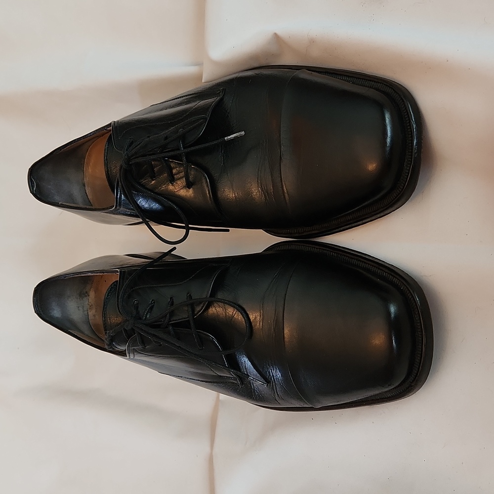 Bruno Magli Men's Cap toe Oxford shoes